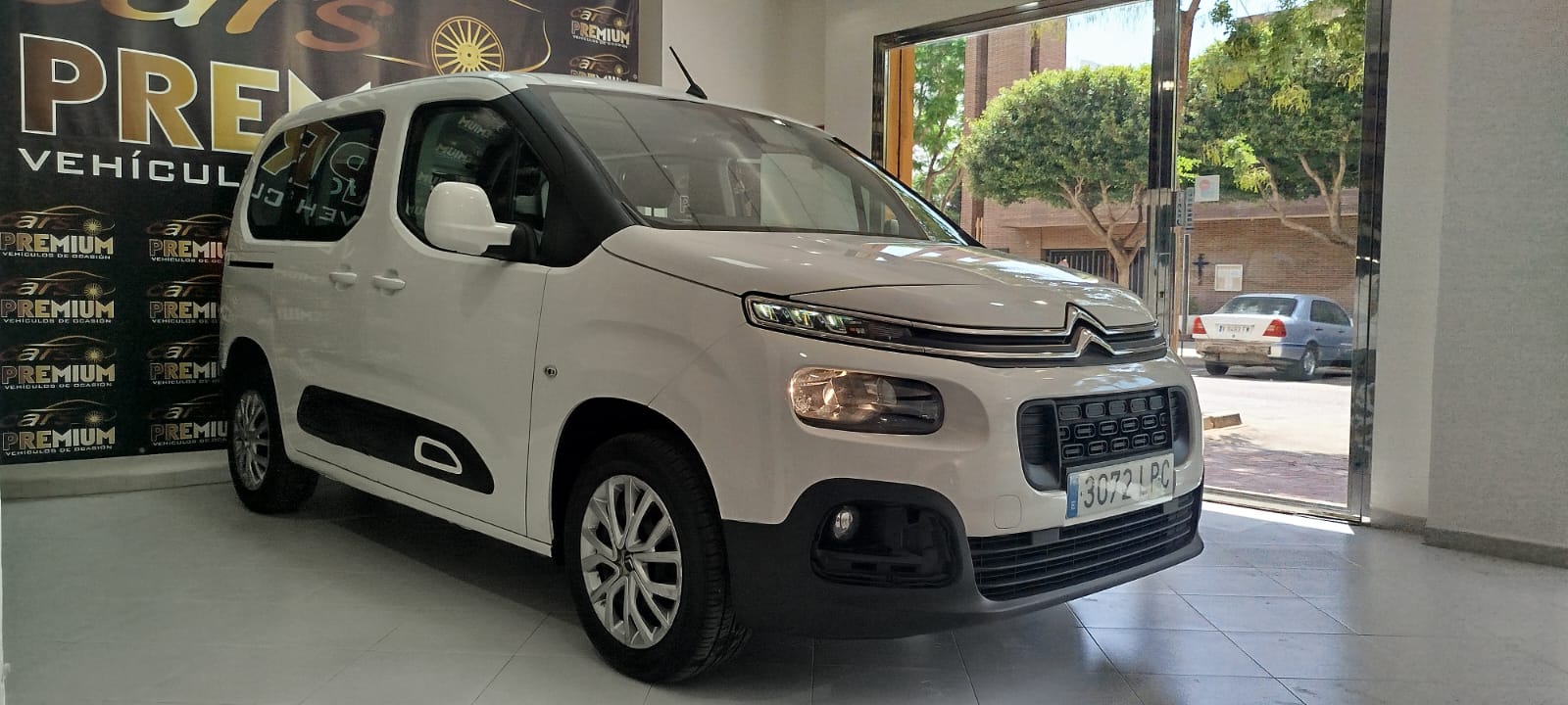 Citroën Berlingo en el showroom de CarsPremium Albal